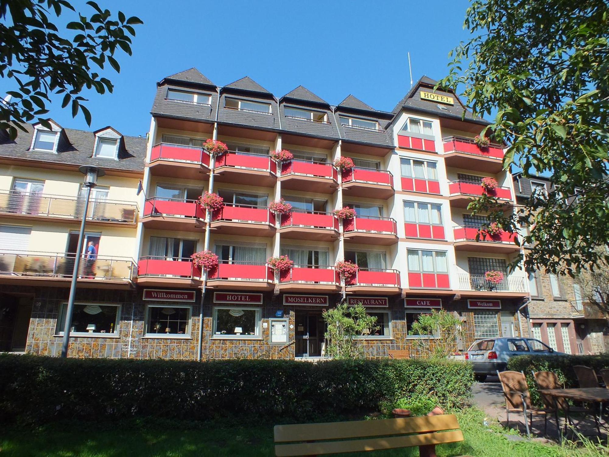 Hotel Moselkern Exterior photo