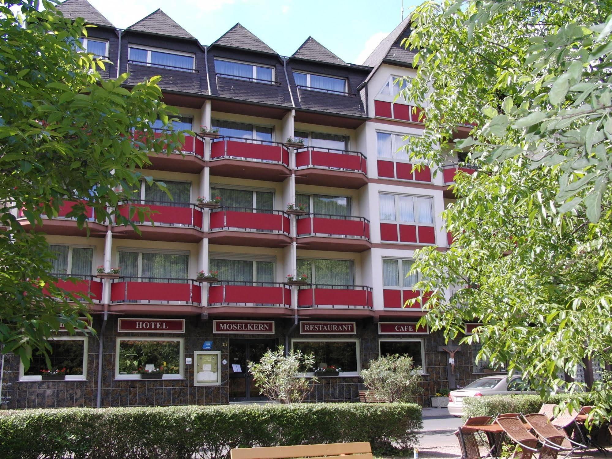 Hotel Moselkern Exterior photo